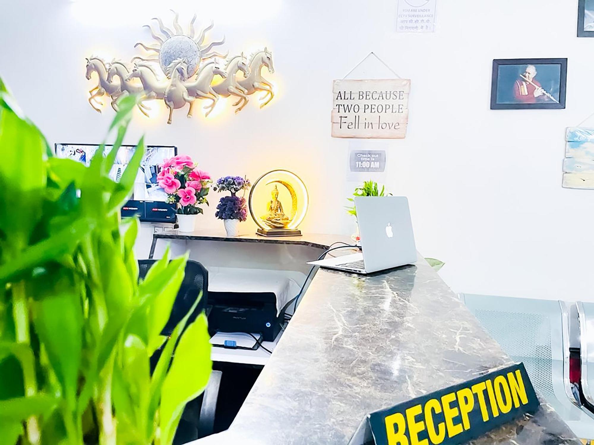 Roomshala 123 Happy Homes- Near Saket Metro New Delhi Buitenkant foto